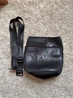 HydroJug Black Snake-Print Neoprene Bottle Pouch with Branded Strap